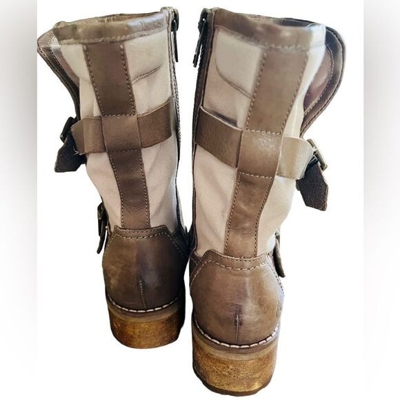 Womens Timberland Earthkeepers
Ankle Boots 3840R Beige Grey Zip Up
Boots size 7 - Picture 9 of 11